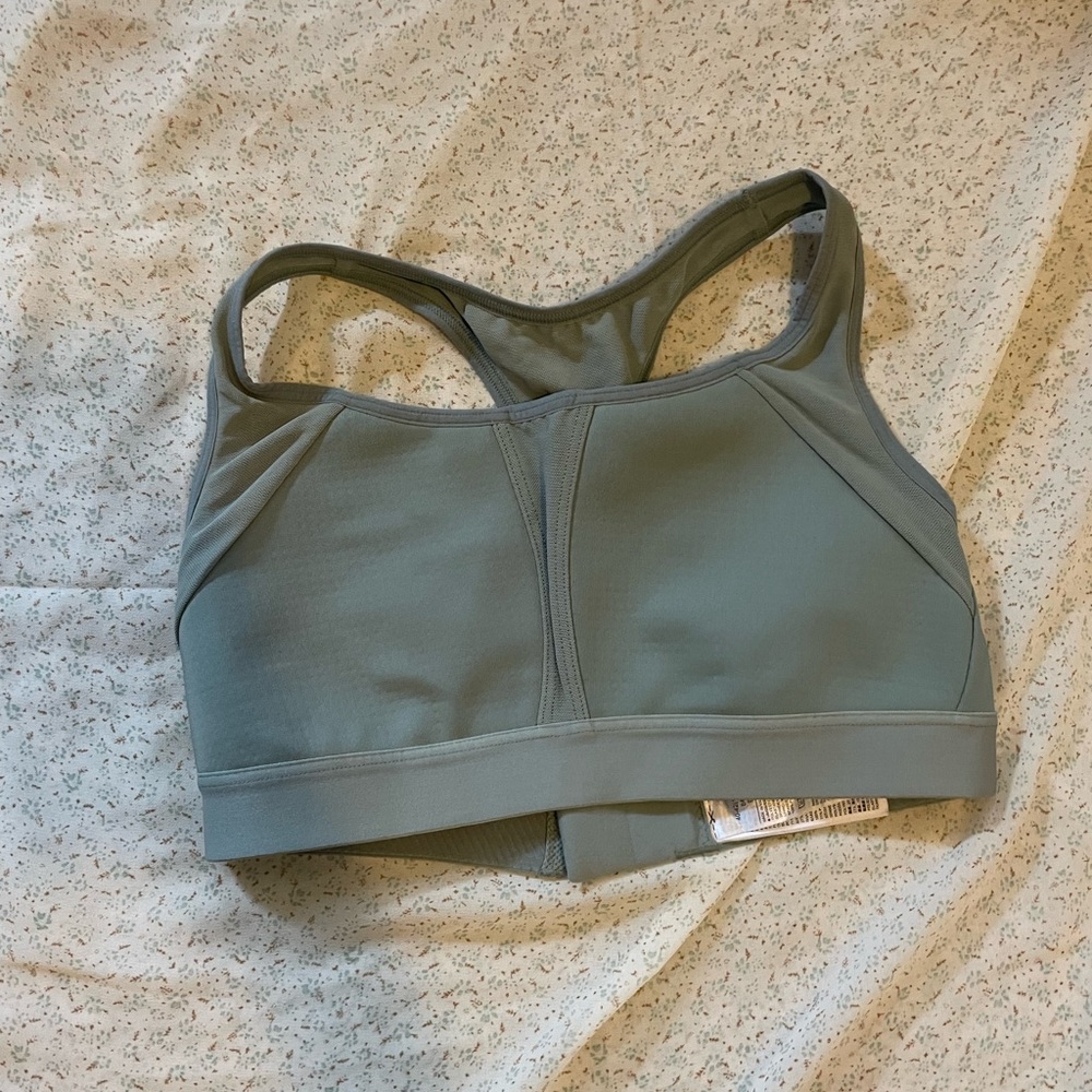 GapFit Sports Bra